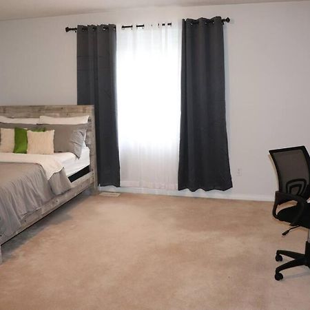 Entire 4 Bed Room Detached Residential Home Ajax Kültér fotó