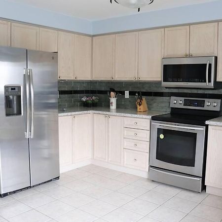 Entire 4 Bed Room Detached Residential Home Ajax Kültér fotó