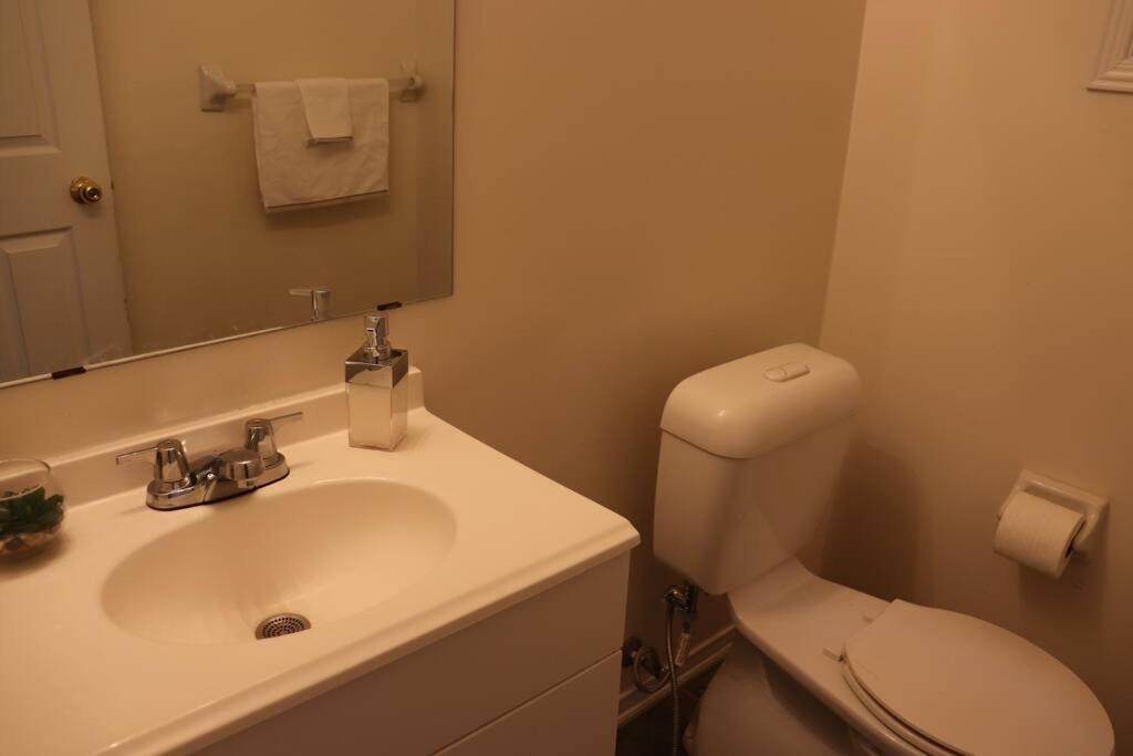 Entire 4 Bed Room Detached Residential Home Ajax Kültér fotó