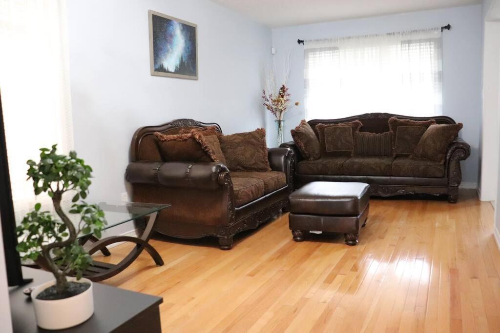 Entire 4 Bed Room Detached Residential Home Ajax Kültér fotó