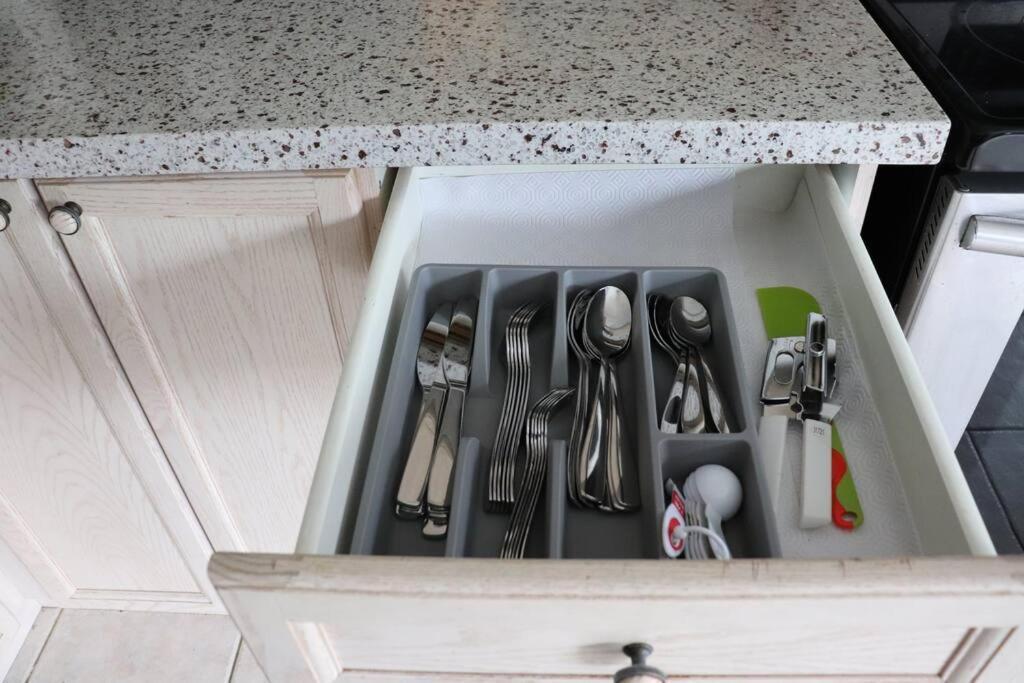 Entire 4 Bed Room Detached Residential Home Ajax Kültér fotó